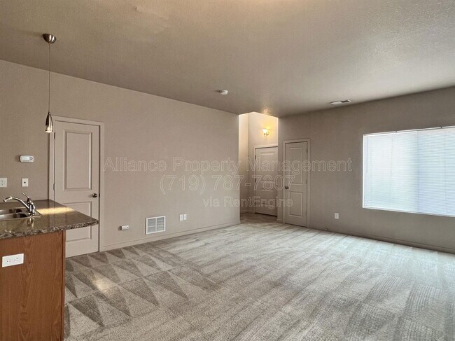 Foto del edificio - 4747 Lydia Grove