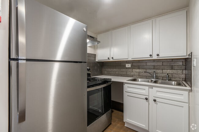 1BR, 1BA - 630SF - Kitchen - Crescendo Apartments