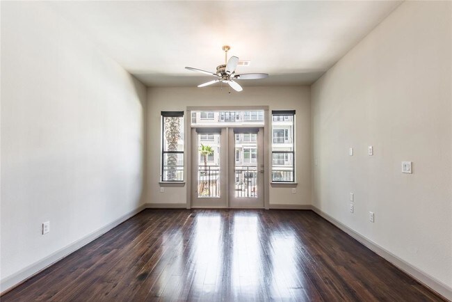 Foto del edificio - 5151 Hidalgo St
