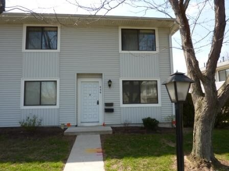 Primary Photo - 956 Eastbrooke Ln