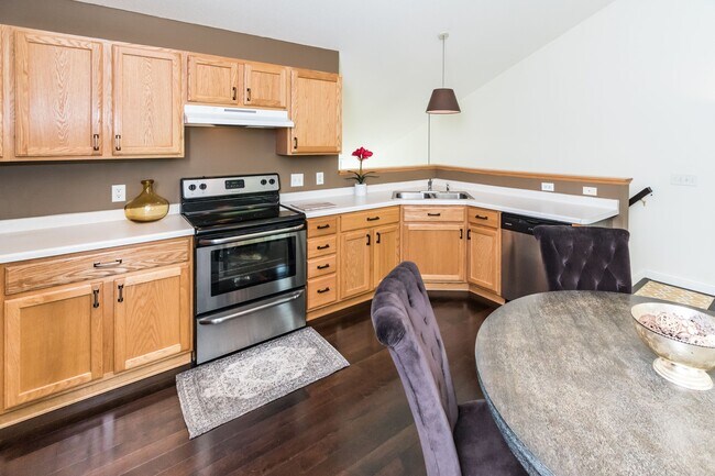 Amplio espacio de almacenamiento disponible. - 1102 Bergmann Dr