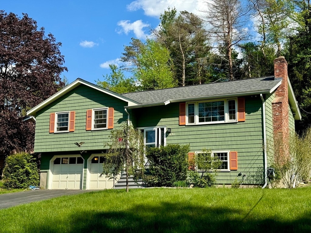 Primary Photo - 33 Simon Willard Rd