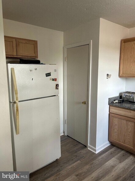 Building Photo - 600 Highview Ct
