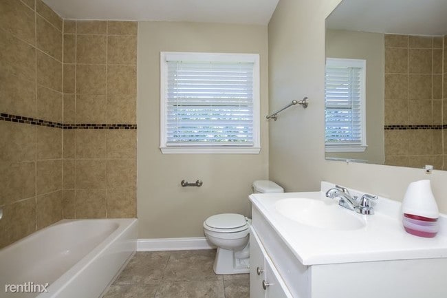 Building Photo - 3 br, 1 bath House - 3912 Broadview Dr