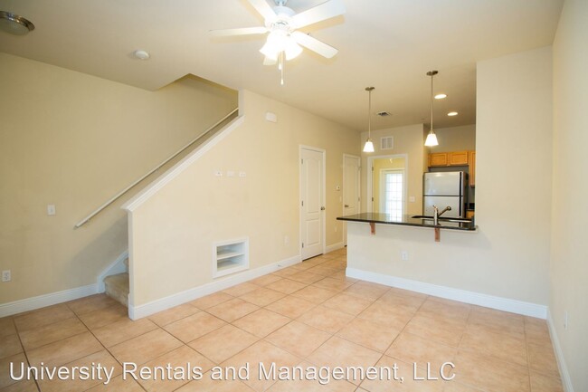 Foto del edificio - 2 br, 3 bath House - 2964 SW 35th Place #73