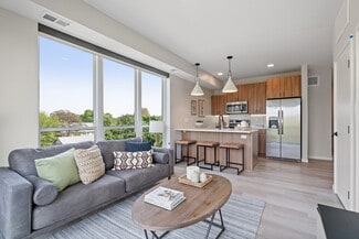 Building Photo - Huck Apartments