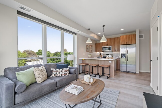 Building Photo - Huck Apartments