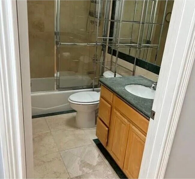 Foto del edificio - 163 Rae Ave