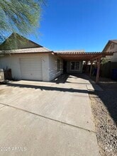 Building Photo - 943 W Emelita Cir