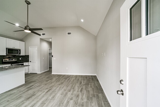 Foto del edificio - 16613 E Lynbrook