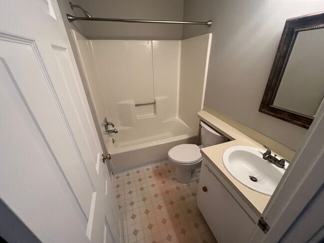 Foto del edificio - Serene 2-Bed Oasis in North Charleston – Lush Surroundings & Modern Comforts