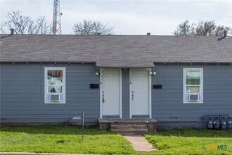 Building Photo - 116 W Avenue A