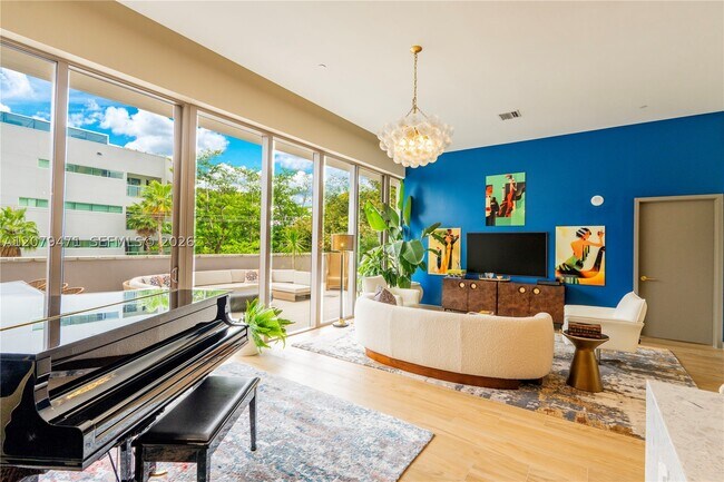 Foto del edificio - 2678 Tigertail Ave