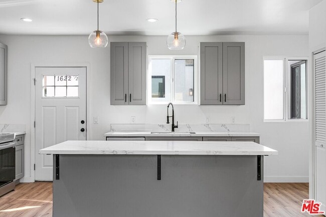 Foto del edificio - 1622 Morton Ave