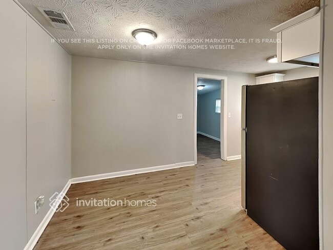 Foto del edificio - 347 Capella Rd