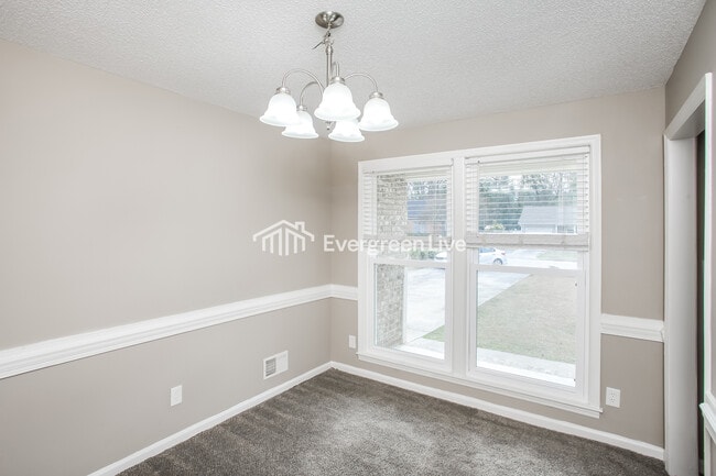 Building Photo - 109 Duchess Trail