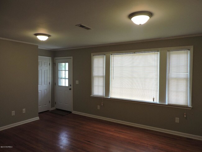 Building Photo - 224 Kenneth Blvd