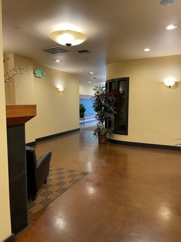 Building Photo - 1323 Boren Ave