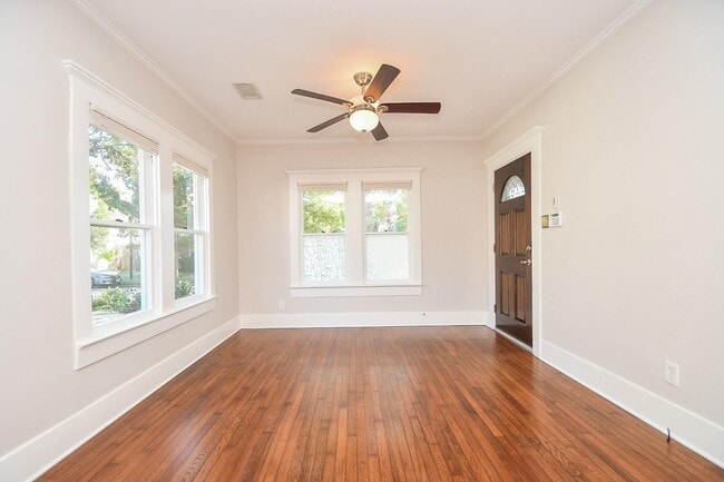 Foto del edificio - 4625 Pineridge St