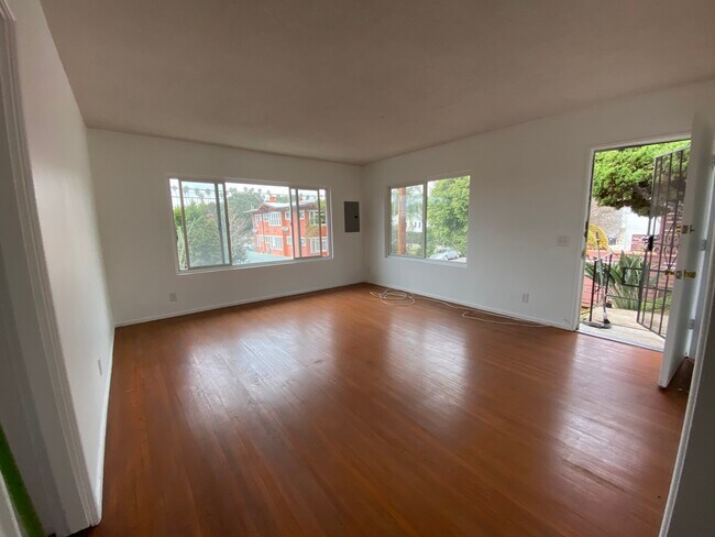 Foto del edificio - 1346 Sutherland St