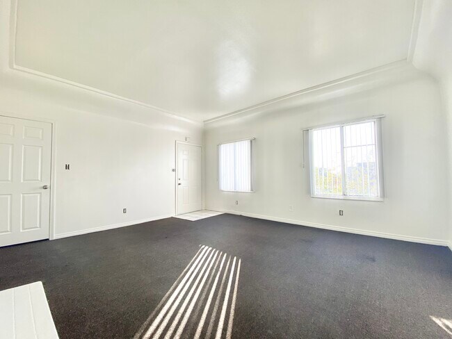 Foto del edificio - 1605 W Vernon Ave