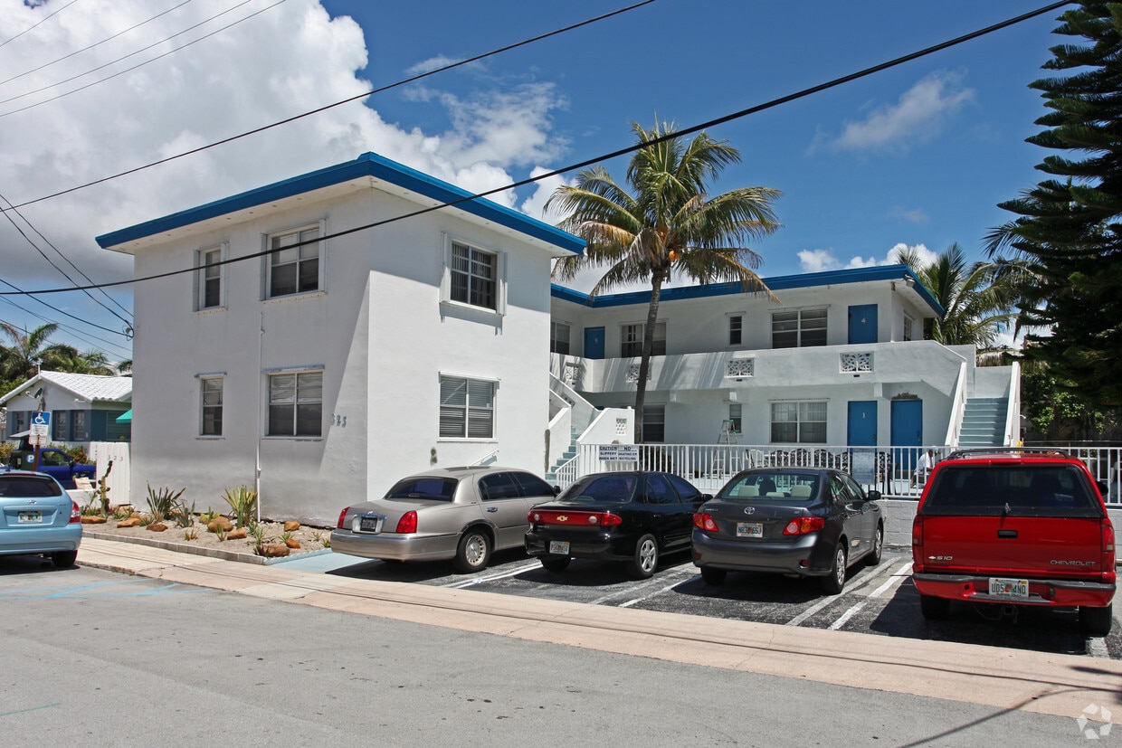 Primary Photo - 323 Monroe St
