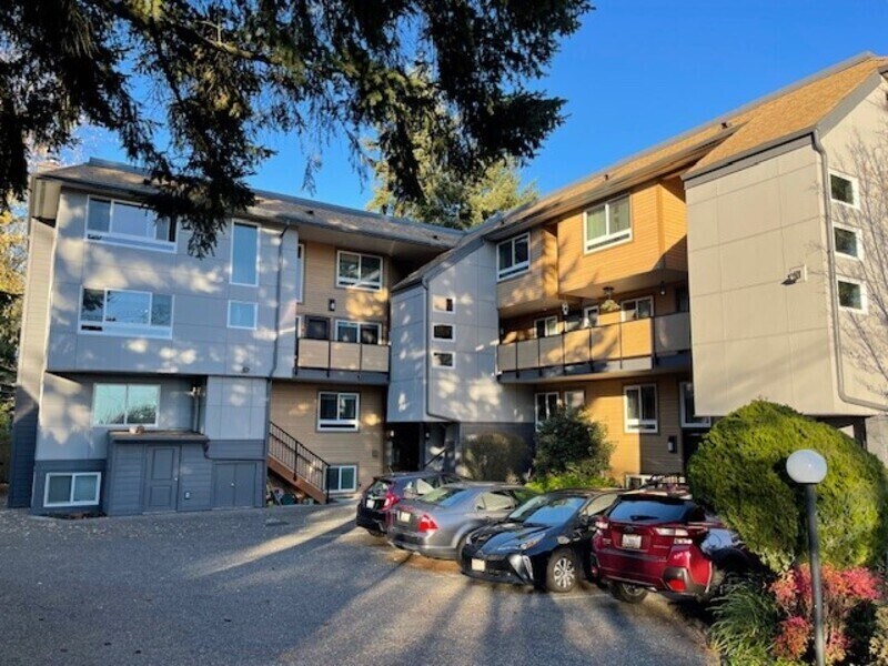 Primary Photo - 11401 Roosevelt Way NE