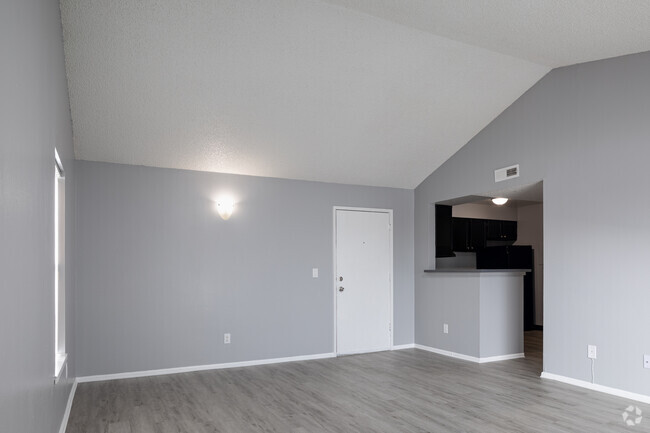 2BR, 1BA - 838SF - Parkside