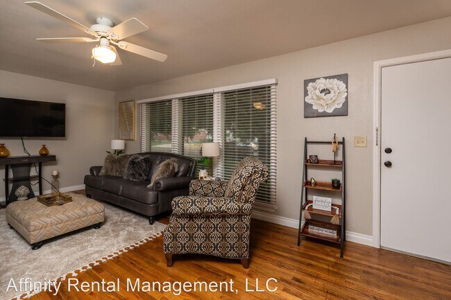 Foto del edificio - 3 br, 1 bath House - 255 Sorensen Ave