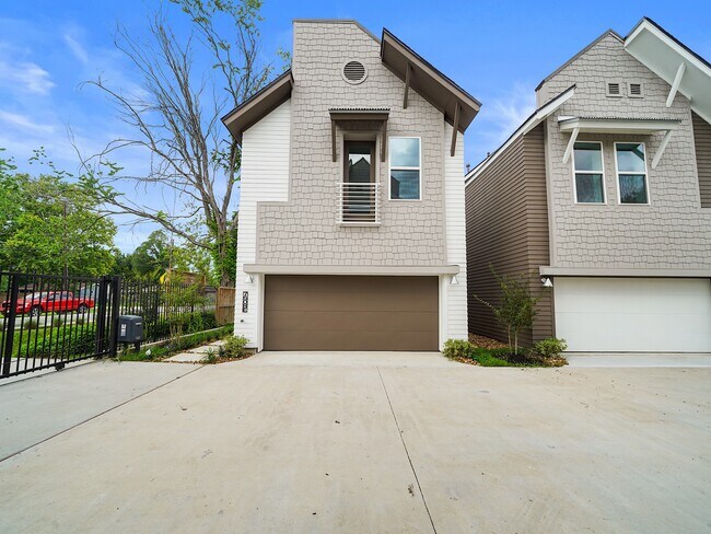 Building Photo - 7502 B Carver Rd