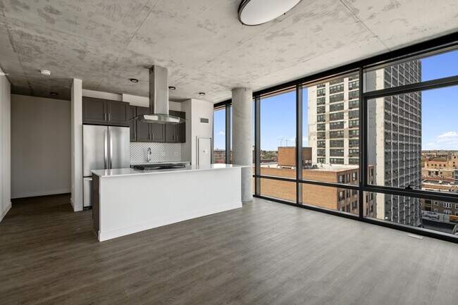 Foto del edificio - 450 W Belmont Ave