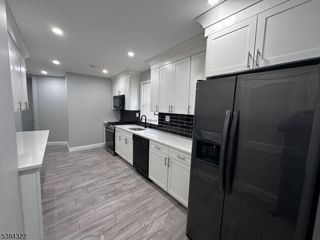 Foto del edificio - 109 Arlington Blvd