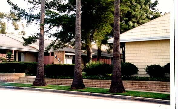Building Photo - Domingo Pines