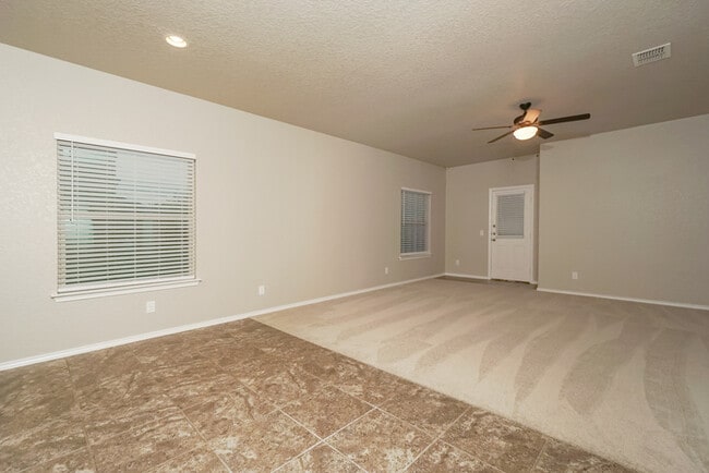 Building Photo - Spacious 3-Bedroom Brick Home