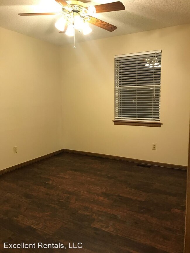 Foto del edificio - 3 br, 2 bath House - 1104 NE Bryco Dr.