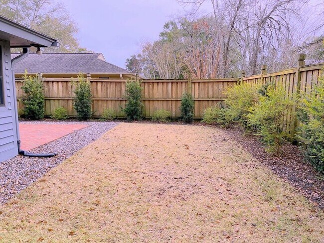 Foto del edificio - 1212 Smith Bay Cir W