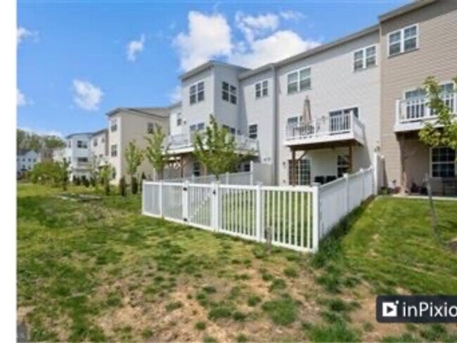 Building Photo - 3 Bedroom Single Family Townhouse in Bear ...
