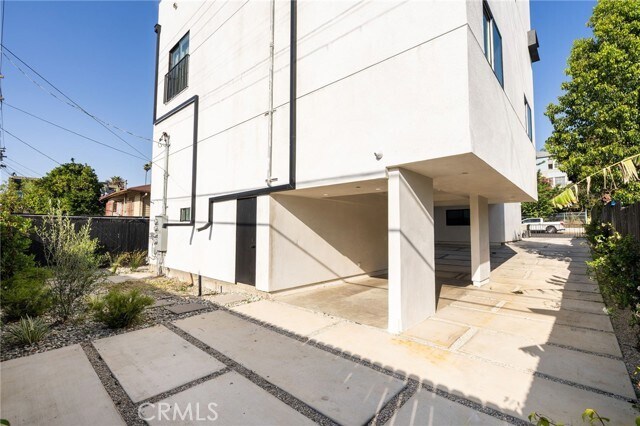 Building Photo - 121 S Coronado St