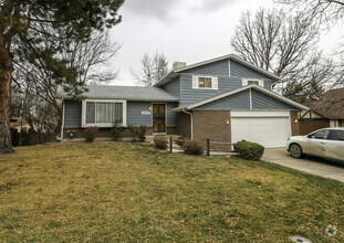 Building Photo - 10839 W 65th Pl