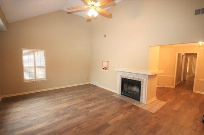 Building Photo - 1643 Oaken Bucket Dr