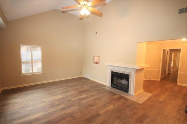 Photo - 1643 Oaken Bucket Dr House