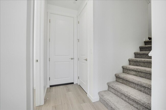 Foto del edificio - Brand new 3 bed 2.5 bath townhouse