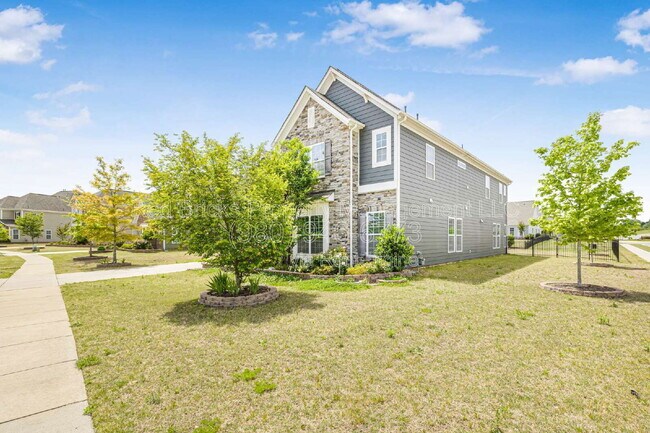 Building Photo - 8608 Lavender Pl