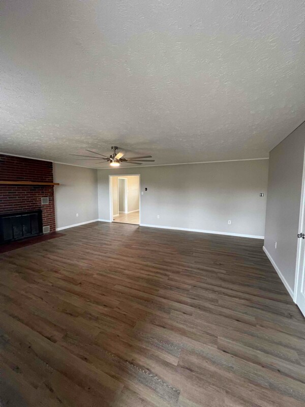 Building Photo - 16316 Granada Pl