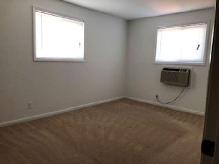 Building Photo - Two Bedroom/Rhawnhurst 19111