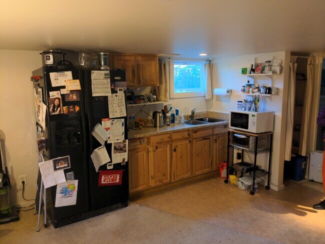 Foto del edificio - Cozy Studio Apartment with ALL Utilities I...