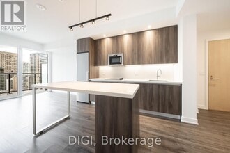 Building Photo - 8 Gloucester St