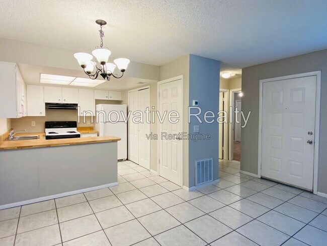 Building Photo - 108 Windtree Ln