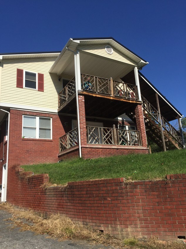 Foto principal - 119 S Hord St