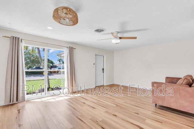 Building Photo - 3111 Bayshore Gardens Pkwy